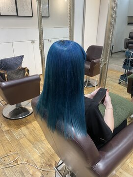 ルッツ(Lutz. hair design) cyan blue