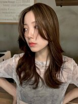 メゾンドムニ 恵比寿(Maison de MUNi)&nbsp;セミディシアーカラーオリーブベージュ２０代３０代４０代小顔