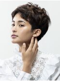 癖毛を活かしたショートヘア