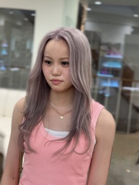 ディーボーイ 下通本店(D-BOY) ホワイトグレージュ/ケアブリーチ/ダブルカラー/レイヤーカット