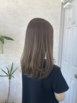 プリンプ トータルビューティ(PRIMP.total beauty)&nbsp;赤みなしベージュカラー/レイヤーカット