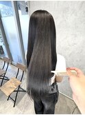 暗めグレージュ