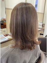 コア フィール ア デイ(COIFFURE A DAY) ウルフミディ プラチナアッシュ 髪質改善トリートメント