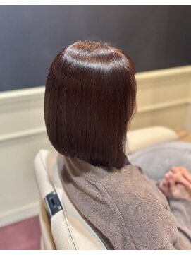 ピンクブラウンのボブ