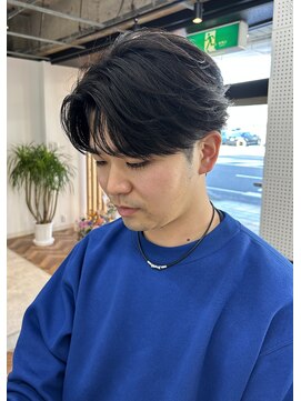 シーイー(C.E) センターパート×フェザーパーマ
