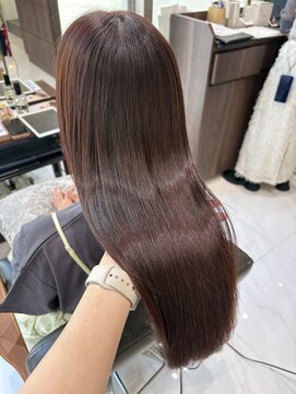 フォルテロゼ 横浜(FORTE rose) ワンカラーで染まるレッドブラウン