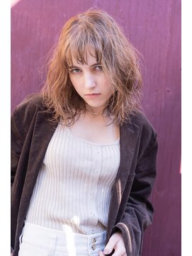 アメリ 新宿(Ameri) Ameri ブロンドベージュ【新宿】