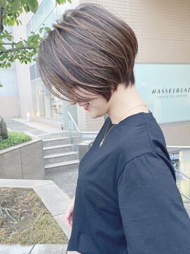 アンド ストーリーズ(&STORIES) 大人可愛い前髪長めハイライトショートボブアッシュブラウン小林