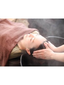 ヘッドマッサージで血行促進☆5種類から選べるヘッドスパで、日頃の疲れも癒せる素敵なサロンtimeを..☆