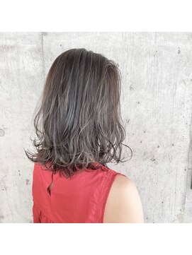 メーヴェ(Mowen) mowen×アッシュグレージュ×ロングレイヤー×外人風カラー