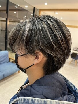 ヘアーメイクスタジオ ライフセカンド(HAIR MAKE STUDIO LIFE 2ND) センターパート メンズハイライト