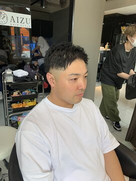 アイズ 海老名(AIZU) スウィングアップバングジェットモヒカンフェードカットショート