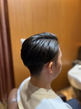 ヘアモード キクチ 銀座店 ビジネスヘアツーブロック刈り上げ〈理容室〉