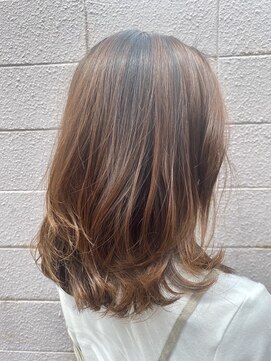 ビスコヘアー(BISCO hair) ミディアムレイヤー_ハイライトカラー_エアリーミディ