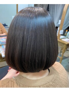 アイノア(AInoa) ミディアム×ブラウン