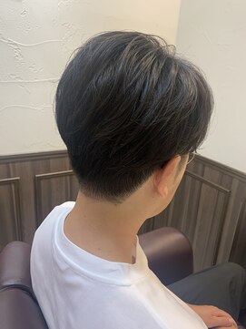 ミリオンバックス 上野(Million Bucks) センター分けマッシュ