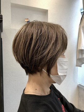 アリアバイエクラート 池袋店(ARiA by ECLART) 白髪ぼかしグレーアッシュハイライト