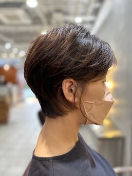 ノノ(nono) インナーカラー×耳掛けスタイルにスタイルチェンジ