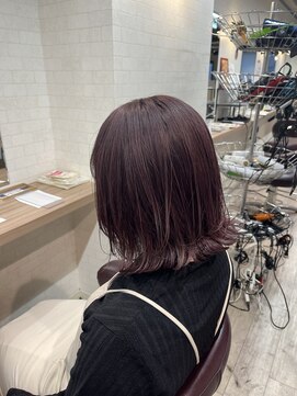 コワファースト長崎シャンプーボーイ 2nd(COIFF1RST 長崎 SHAMPOO BOY) ぱつっとボブ ショートボブ ダブルカラー レイヤーカット