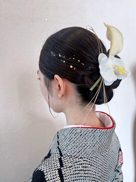 アイスサンデー(IS Sunday) シンプルシニヨンスタイル