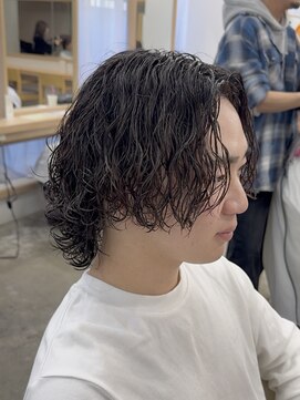 アイトーキョーリタ 渋谷(AI TOKYO Rita) サーフカールバズカットマレットヘアシャギールーズパーマ眉毛