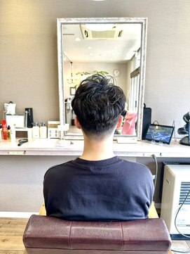 ヘアーメイクロージー 八軒店 (HAIR MAKE ROSY) 大人メンズ刈り上げツーブロック無造作パーマ