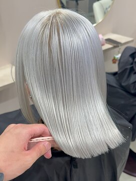 セレーネヘアーレイズ 梅田店(Selene hair Raise) 黄色味が出ないホワイトシルバー