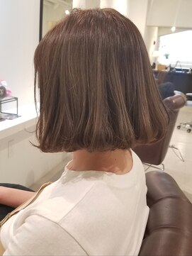 インビテーション(invitation) シアベージュ×ナチュラルボブ