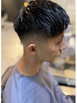 フランクスバーバー アンド ビアークラブ(FRANK'S BARBER and BEER CLUB) ショートレイヤースキンフェードクロップ