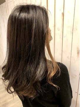 アンプリュス リアン(1+ Unplus lien) 暗髪セミロングブリーチインナーカラー/亀戸/錦糸町