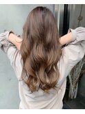 ナチュラルグレージュ