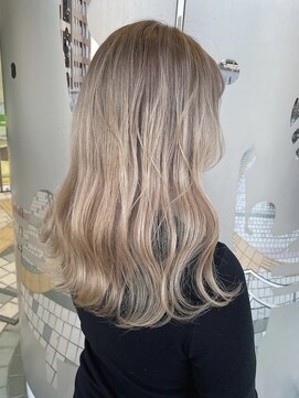 ブランシェ JR勝川駅前店 ホワイトブロンド☆