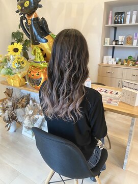 リズ(Liz.) バレイヤージュカラー