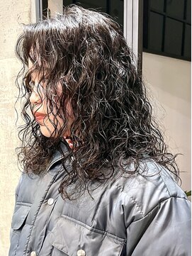 ナループロアオハナ(Nalu pu loa ohana) ロングパーマハードパーマ細かめパーマミディアムハードパーマ