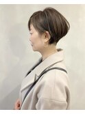 ボリュームが高い位置のショートボブ
