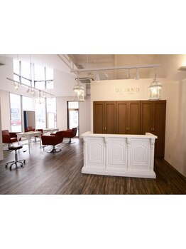 【北島】天井が高く広々とした空間の店内*ナチュラルアンティークなアットホームなサロンで癒しのひと時を*