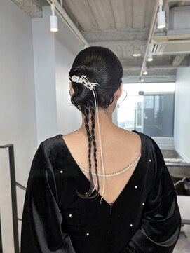 ヌープヘアーアイス(NUUP.hair ici) 秋冬のお呼ばれヘア◎艶髪シニヨン×編み込みアレンジ