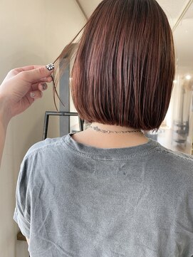 ホワイト(WHITE HAIR@NICOLA) ピンクブラウン×ボブ