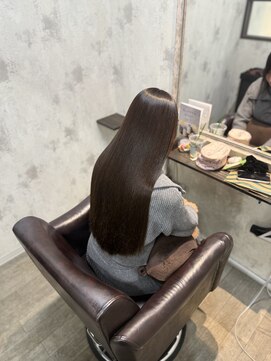 シシ 新宿(She 2.) 髪質改善/縮毛矯正/カラー/トリートメント/韓国/艶髪/艶感