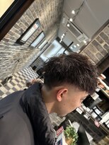 ミリオンバックス 御徒町店(Million Backs)&nbsp;MEN’S HAIR/サーフカール/刈り上げセンターパート/御徒町