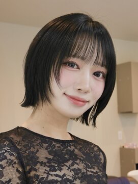 オーラ オモテサンドウ(Aura omotesando) シースルーバング×タイトハッシュボブ