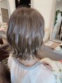 ヘアーアンドリラクゼーション ノーベル(Hair&Relaxation NOBEL) 根元はグレーカラー。明るめのグレージュカラーです