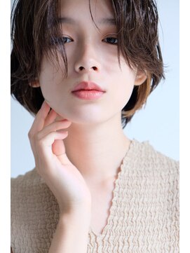 ラレイ(Lalei) 【表参道/青山】ベージュカラー×エッジショート【ささき】