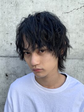 フィフス(fifth) マッシュウルフ　かき上げヘア　コンマヘア　スパイラルパーマ△