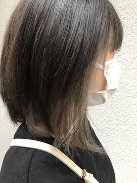 櫛の屋 やわらかくすみグレージュインナーカラー《ラムネhairヒサマツ》