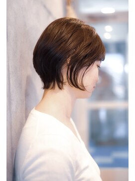 リュニック(Ryunic) くせ毛を生かしたルーズなショートボブ