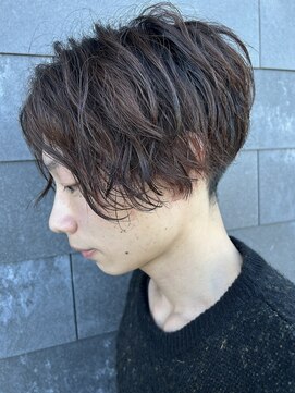 ヒュイル バイ ニアウ(Hwyl by Niau) メンズセンターパートツイストスパイラルパーマニュアンスパーマ