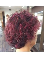 エノモト(ENOMOTO) ピンクツイストパーマ細めハイライト*ショートスタイル50代