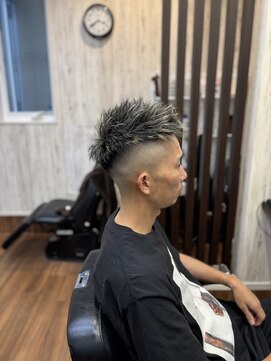 ライズヘアー(RISE HAIR) スキンフェード＋ハイライト