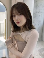 シー バイ ロンド 新宿(Sea by Lond)&nbsp;ミディアムレイヤーカット×ダークアッシュ[似合わせ/レイヤー]